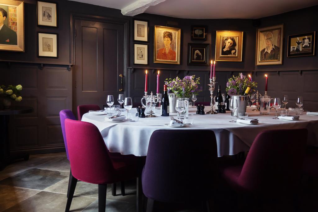 Old Parsonage Hotel Оксфорд Екстер'єр фото The dining room at The Pig